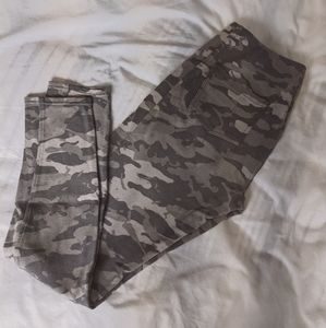 Lysse Gray Camo Leggings